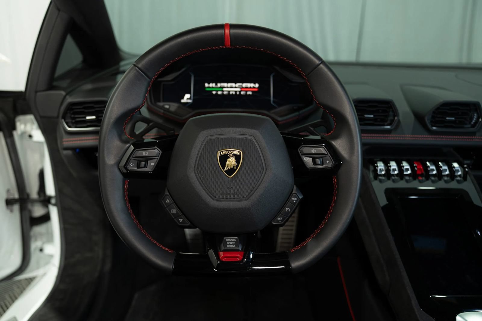 Used 2023 Lamborghini Huracan Tecnica RWD image 15