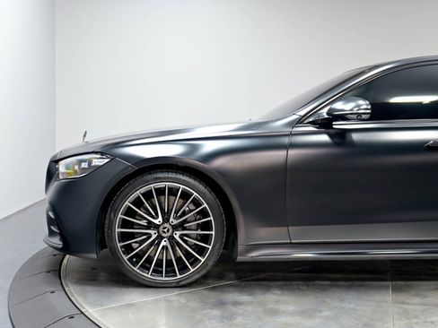 Used 2022 Mercedes-Benz S 580 4MATIC Sedan w/ AMG Line Package image 45