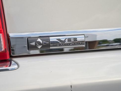 Used 2007 Cadillac DTS Luxury I w/ Trunk Convenience Package FWD image 9