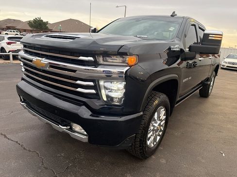 Used 2021 Chevrolet Silverado 2500 High Country w/ Technology Package image 2