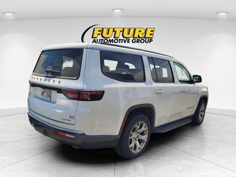 Used 2022 Jeep Wagoneer Series II RWD image 3