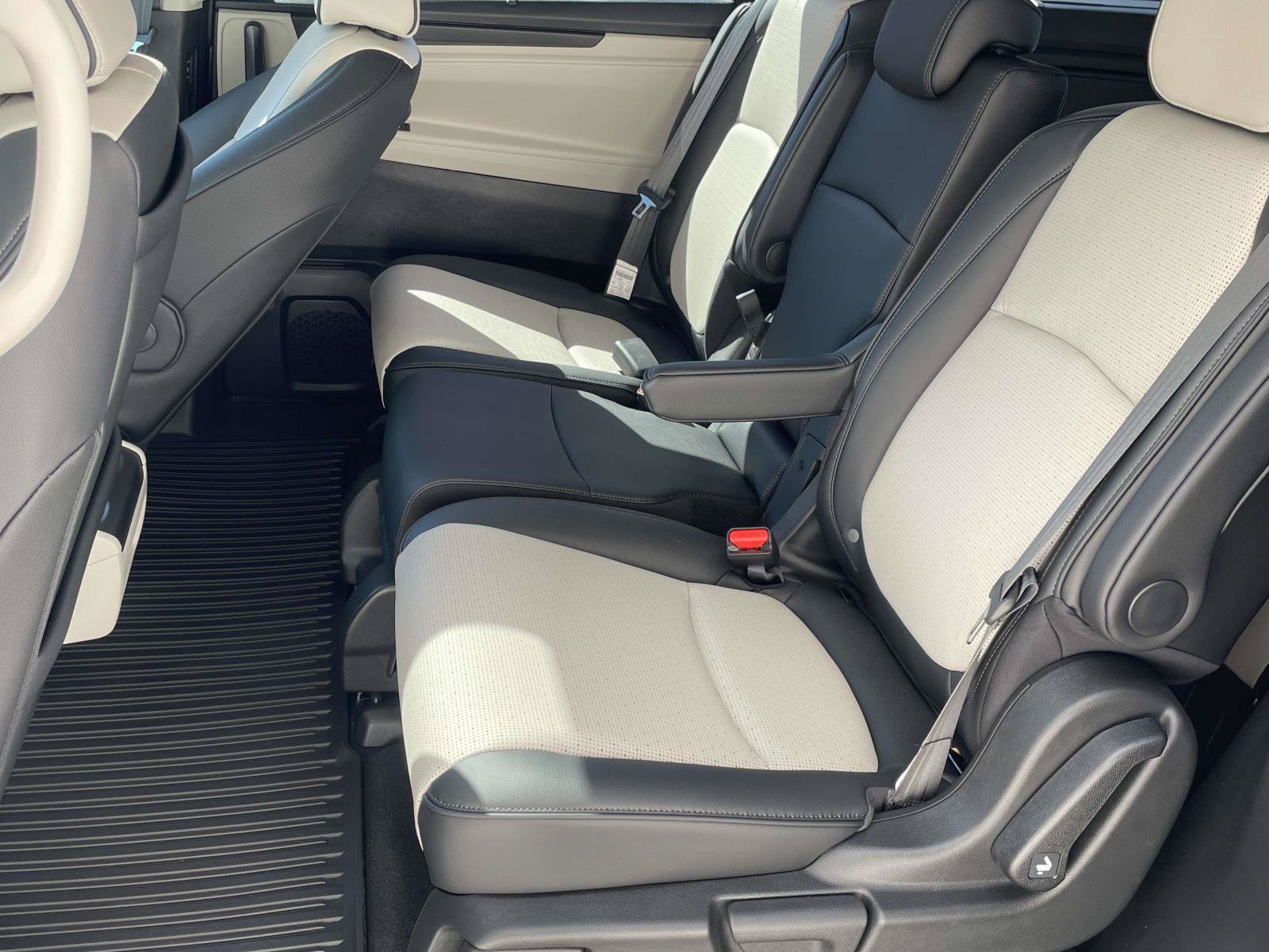 New 2027 Honda Odyssey Elite image 11