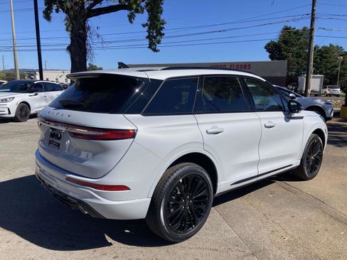 New 2026 Lincoln Corsair Premiere image 3