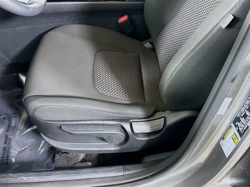 Used 2024 Kia Sportage LX image 25