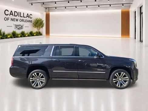 Used 2020 GMC Yukon XL Denali w/ Denali Premium Package RWD image 3