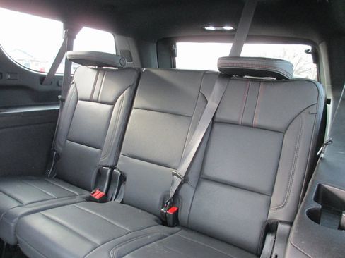 Used 2023 Chevrolet Suburban RST w/ Luxury Package image 21