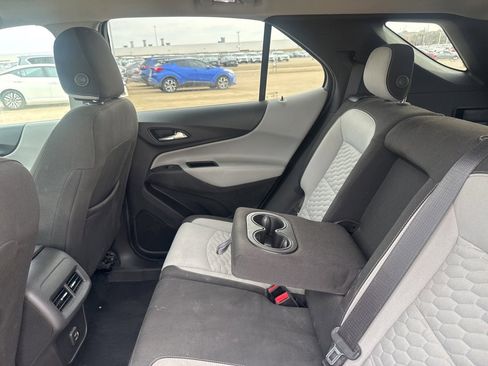 Used 2020 Chevrolet Equinox LT image 41