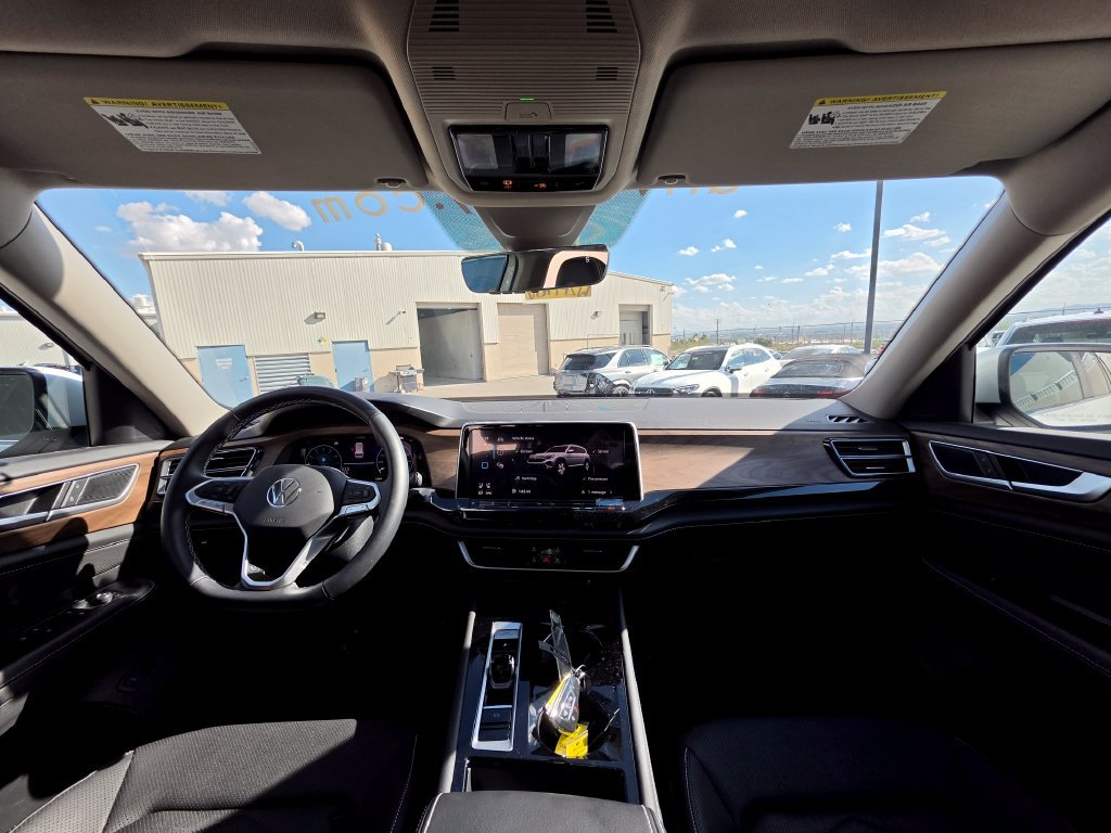 Certified 2026 Volkswagen Atlas SE FWD image 18