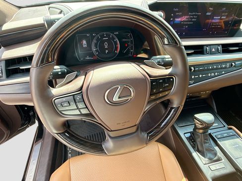 Used 2021 Lexus ES 250 w/ Premium Package AWD/4WD image 39