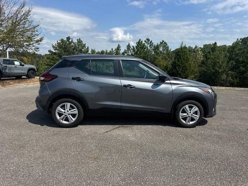 Certified 2023 Nissan Kicks S FWD image 3