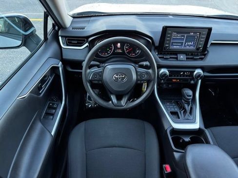 Used 2019 Toyota RAV4 LE w/ Carpet Mat Package AWD/4WD image 9