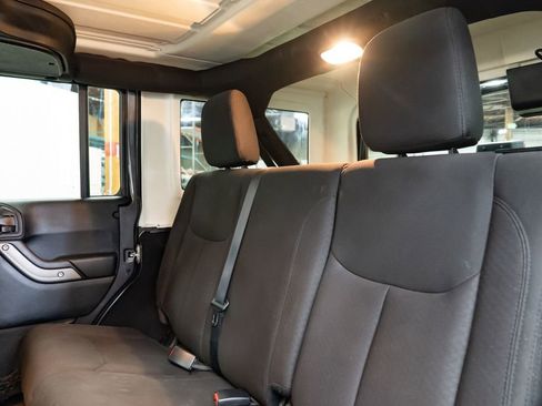 Used 2018 Jeep Wrangler Unlimited Sport w/ Connectivity Group image 22