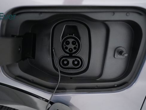Used 2024 Chevrolet Equinox EV RS FWD image 10