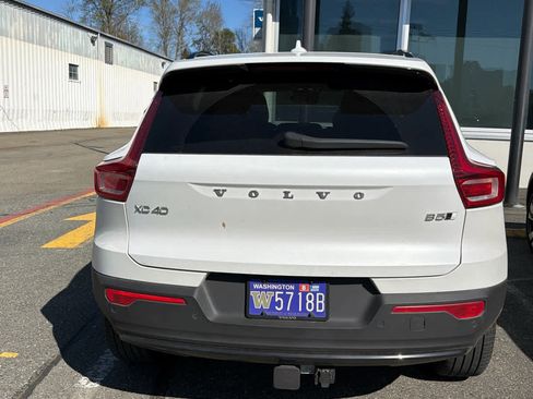 Used 2023 Volvo XC40 B5 Ultimate w/ Protection Package Premier image 6
