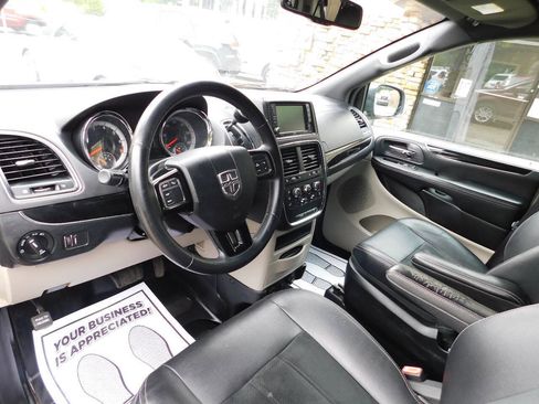 Used 2018 Dodge Grand Caravan SXT FWD image 23