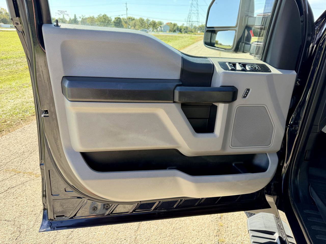 Used 2021 Ford F250 XL w/ STX Appearance Package AWD/4WD image 17
