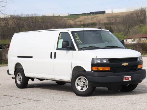 Used 2025 Chevrolet Express 2500 Extended w/ Driver Convenience Package RWD image 2