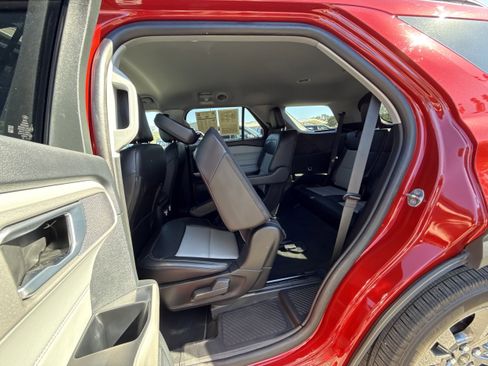 Used 2024 Ford Explorer XLT w/ Equipment Group 202A image 22