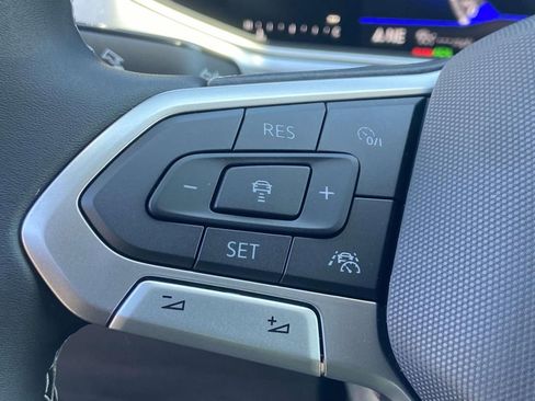 New 2026 Volkswagen Taos SE FWD image 17