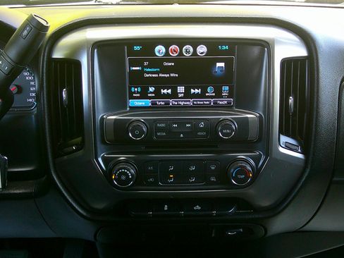 Used 2018 Chevrolet Silverado 1500 LT image 33