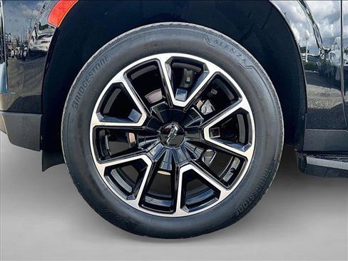 Used 2024 Chevrolet Tahoe RST RWD image 10