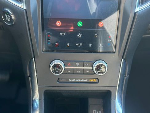 Used 2021 Ford Edge Titanium image 16