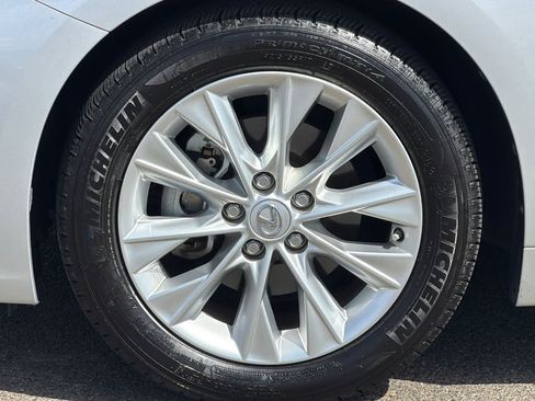 Used 2013 Lexus ES 300h w/ Luxury Pkg FWD image 31