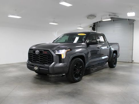 Used 2022 Toyota Tundra SR5 w/ TRD Sport Package AWD/4WD image 4