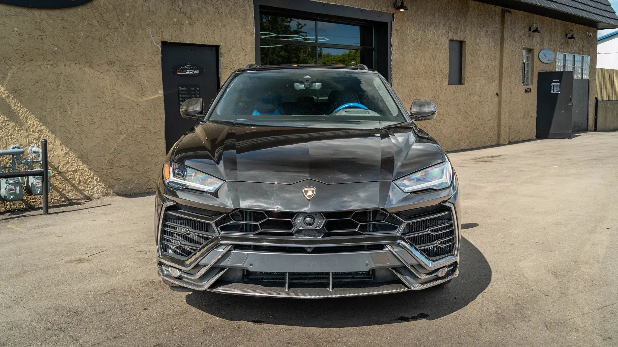 Used 2021 Lamborghini Urus AWD/4WD image 3