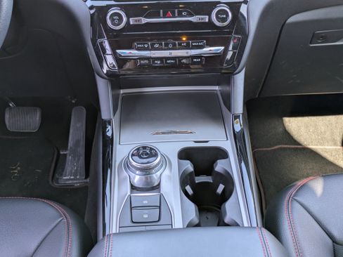 Used 2023 Ford Explorer ST-Line w/ Class IV Trailer Tow Package image 20