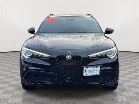 Used 2023 Alfa Romeo Stelvio Veloce image 2