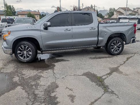 Used 2023 Chevrolet Silverado 1500 LT AWD/4WD image 4