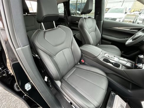 New 2026 INFINITI QX60 Luxe image 16