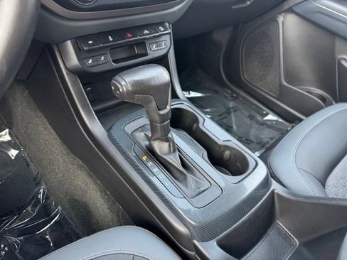 Used 2018 Chevrolet Colorado Z71 AWD/4WD image 19