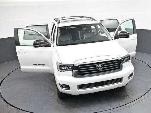 Used 2018 Toyota Sequoia TRD Sport image 37