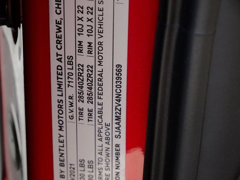 Used 2022 Bentley Bentayga image 30