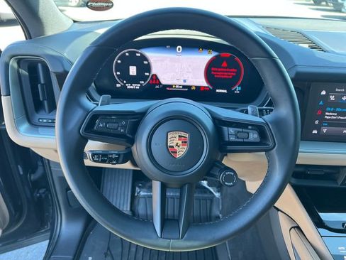 Used 2024 Porsche Cayenne AWD/4WD image 13