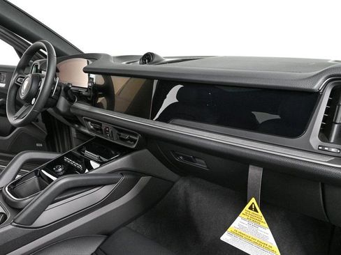 Used 2026 Porsche Cayenne Coupe AWD/4WD image 26