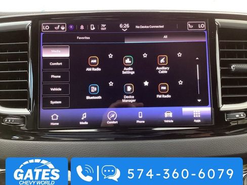 Used 2023 Chrysler Pacifica Touring-L FWD image 3