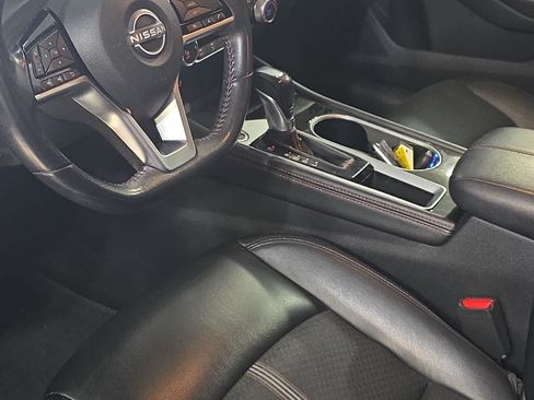 Used 2024 Nissan Altima 2.5 SR FWD image 14