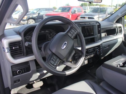 Certified 2024 Ford F250 XL image 17