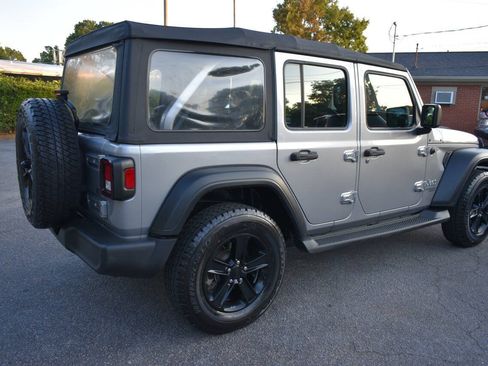 Used 2018 Jeep Wrangler Unlimited Sport AWD/4WD image 3