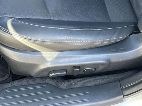 Used 2017 Subaru Legacy 3.6R Limited image 17