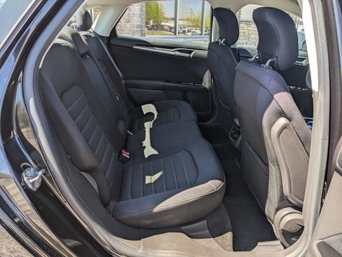 Used 2013 Ford Fusion SE FWD image 16