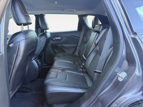 Used 2023 Jeep Cherokee Altitude Lux AWD/4WD image 13