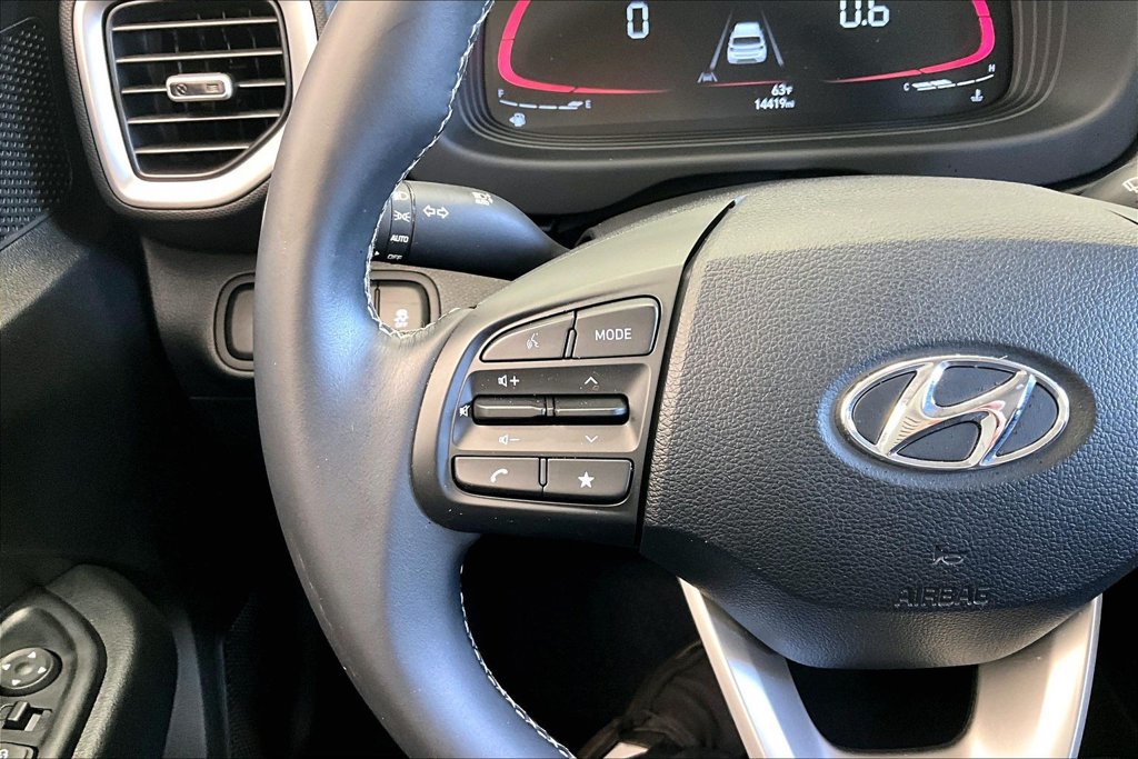 Used 2024 Hyundai Venue SEL FWD image 20