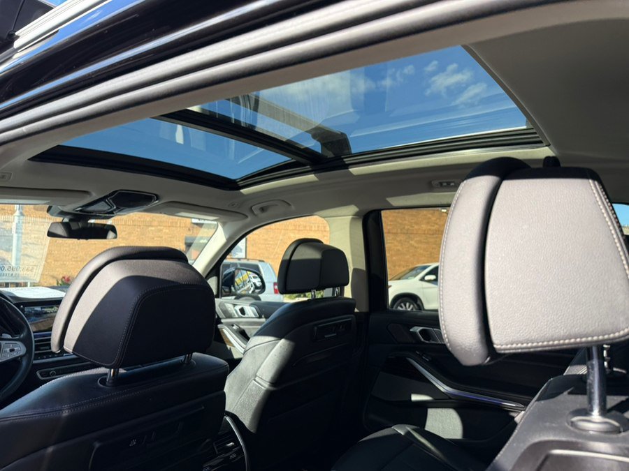 Used 2020 BMW X7 xDrive40i w/ Premium Package AWD/4WD image 12