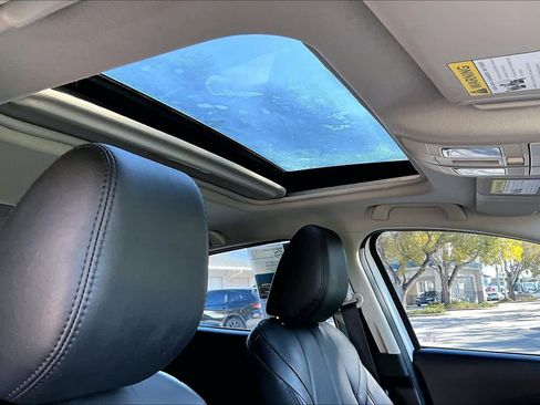 Used 2018 MAZDA MAZDA3 Touring image 14