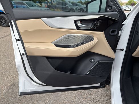 Certified 2023 Acura MDX FWD w/ Technology Package image 9