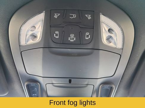 Used 2026 Chrysler Pacifica Limited FWD image 19